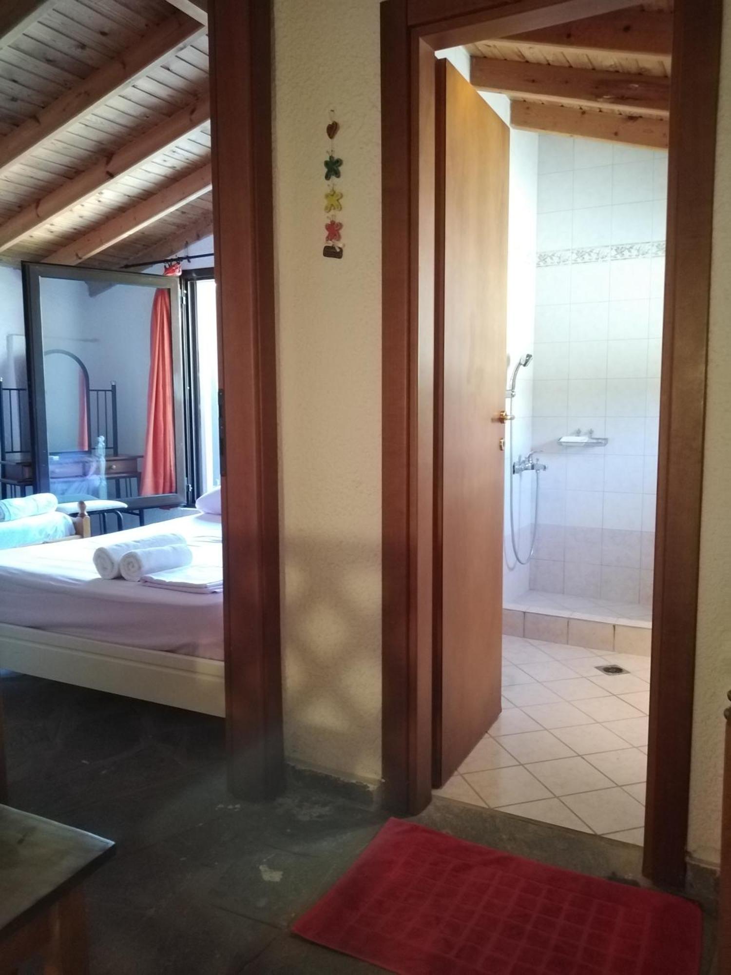 Rebekka'S Guest House Elani 시비리 외부 사진