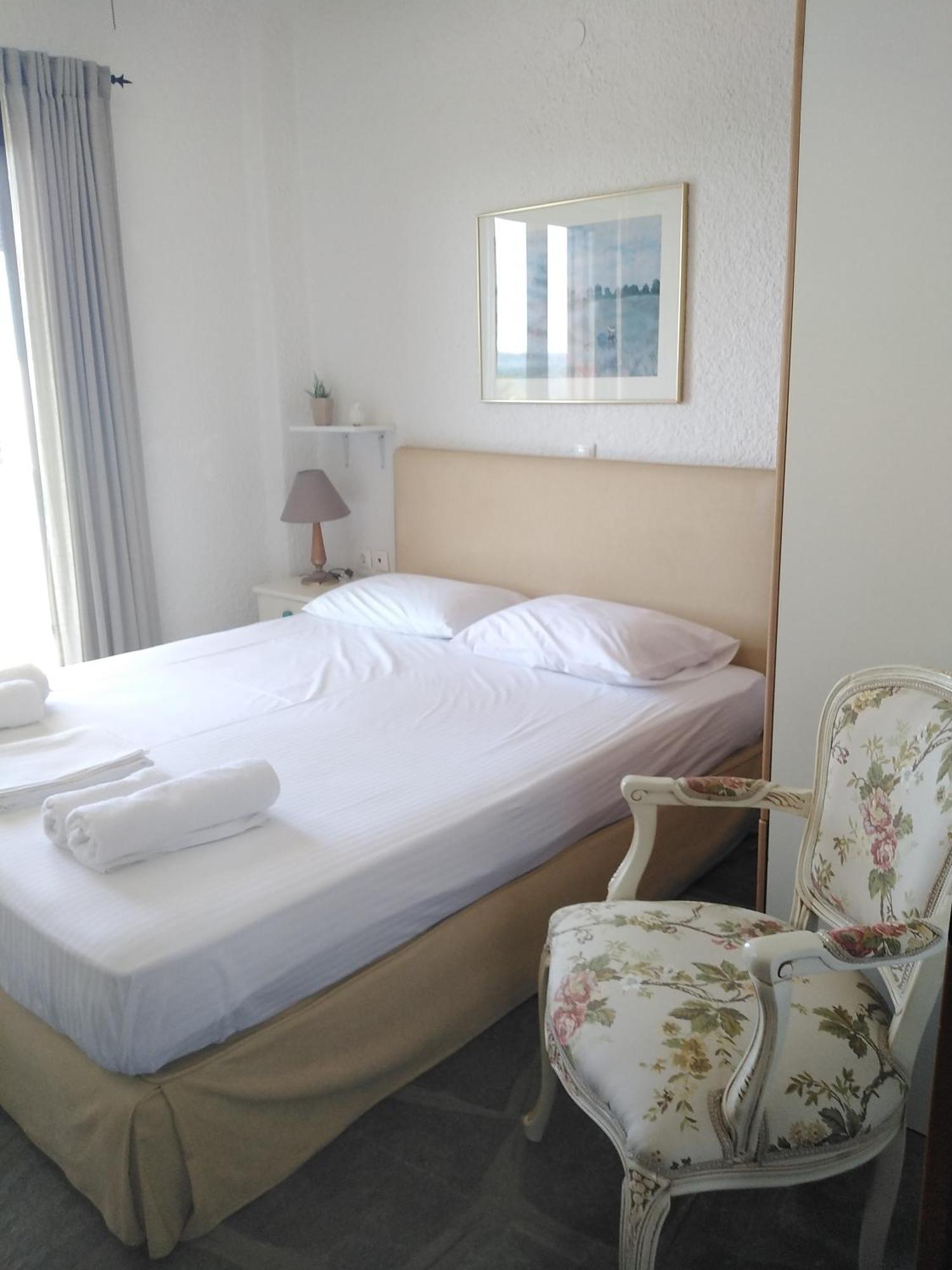 Rebekka'S Guest House Elani 시비리 외부 사진